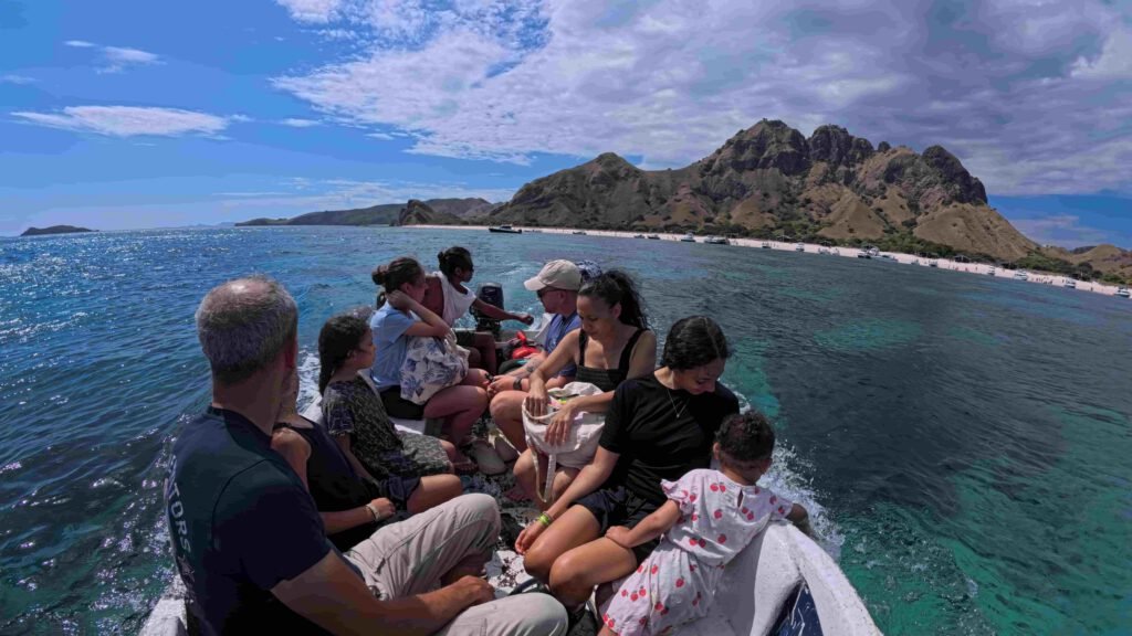 Private boat tour exploring tropical islands in Lombok and Komodo
