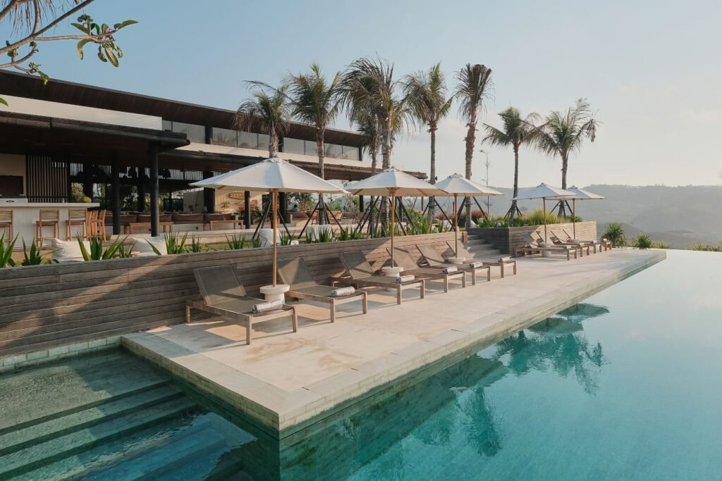 Luxury villa with infinity pool overlooking the ocean at Somewhere Lombok